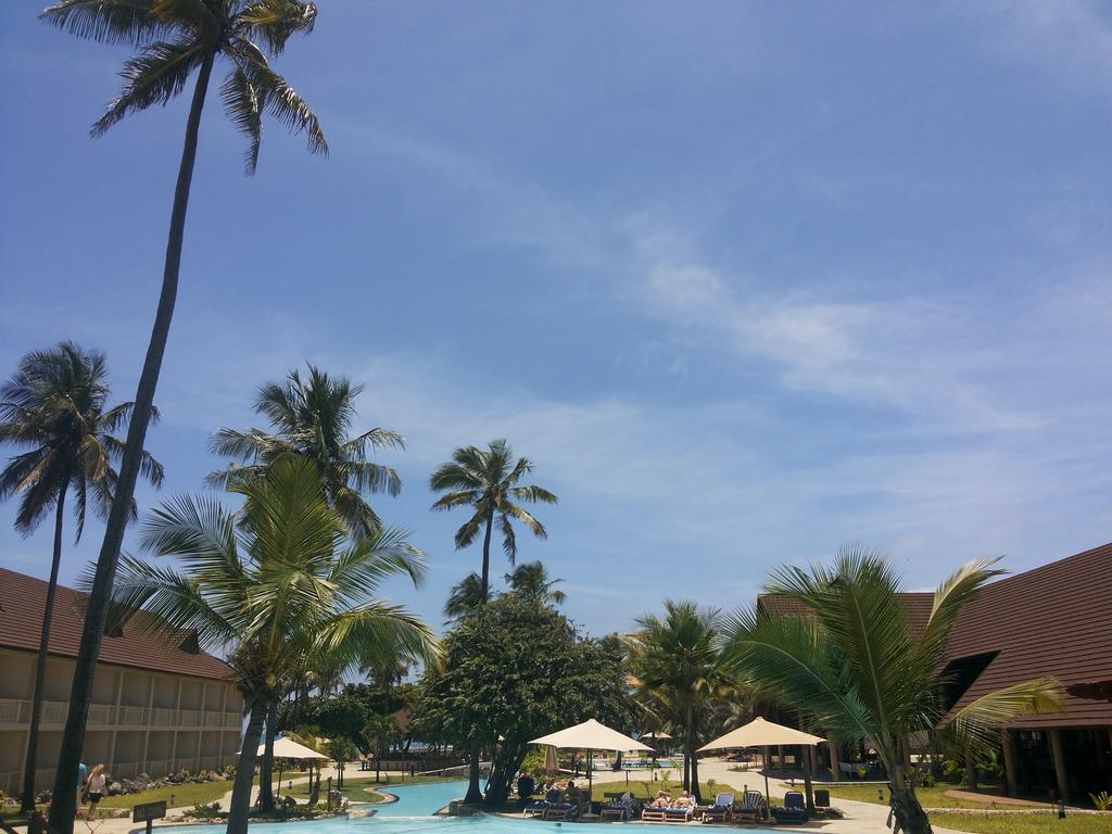 Amani Tiwi Beach Resort Exterior photo